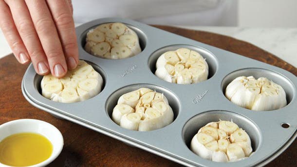 Garlicmuffintins610x343