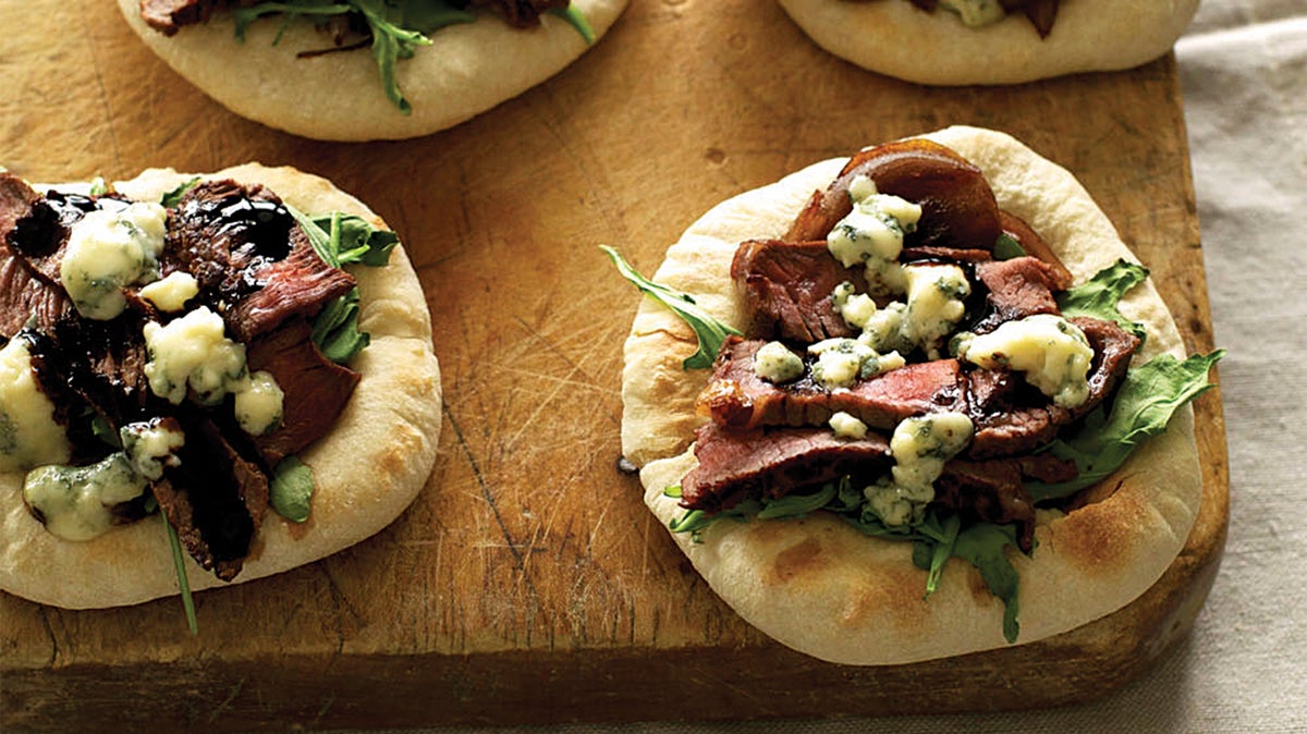 Mini Steak & Blue Cheese Pizzas Recipe