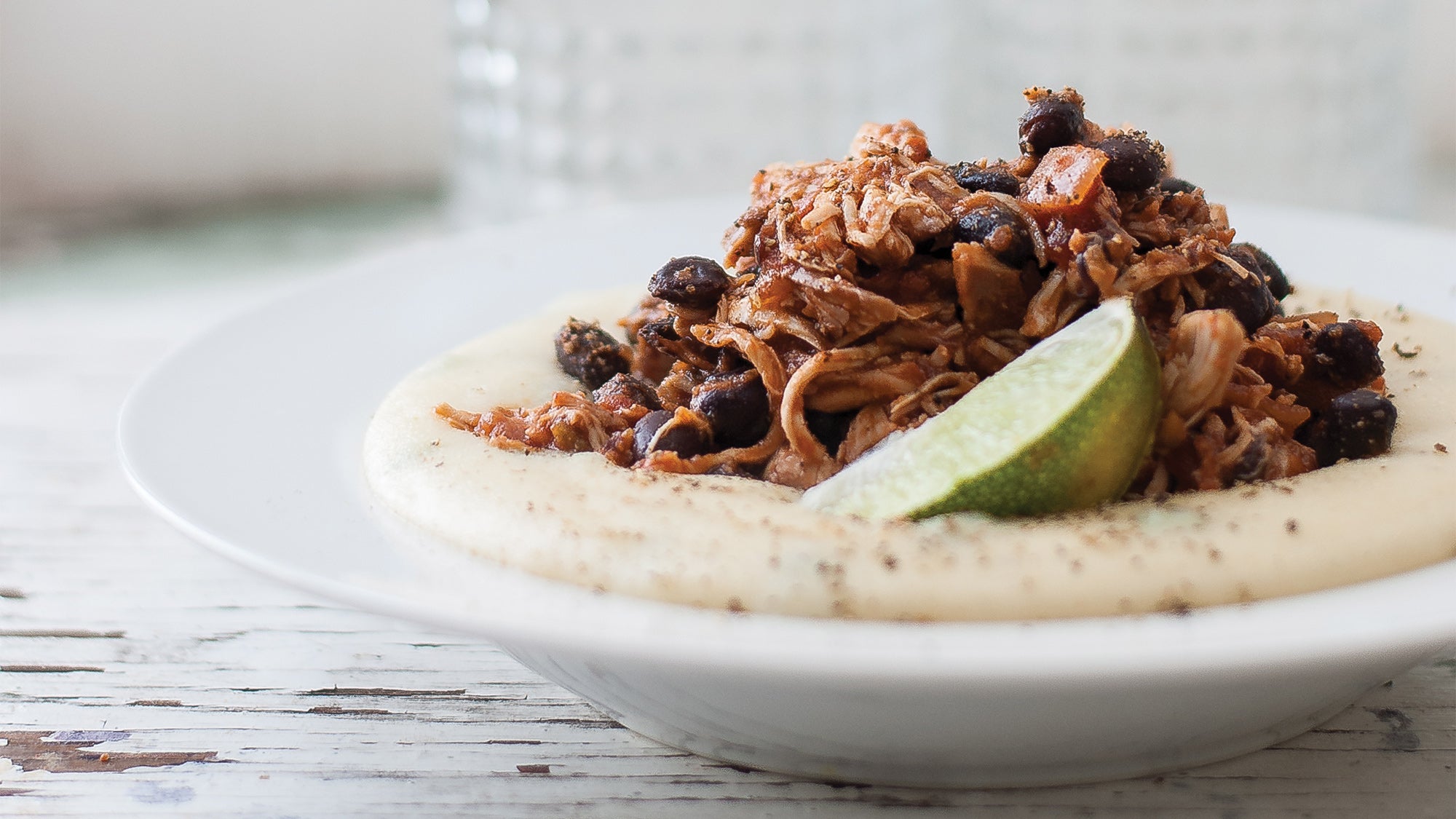 https://cdn.cleaneatingmag.com/wp-content/uploads/2015/04/southern-slow-cooker-pulled-chicken.jpg