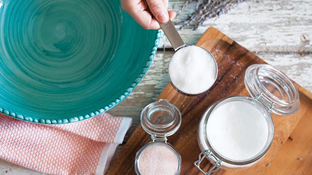 lavenderfootsoak_step-1_add-epsom-salts