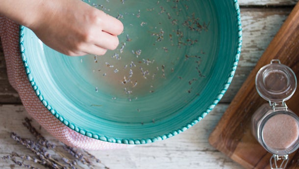 lavenderfootsoak_step-3_add-lavender-(1)