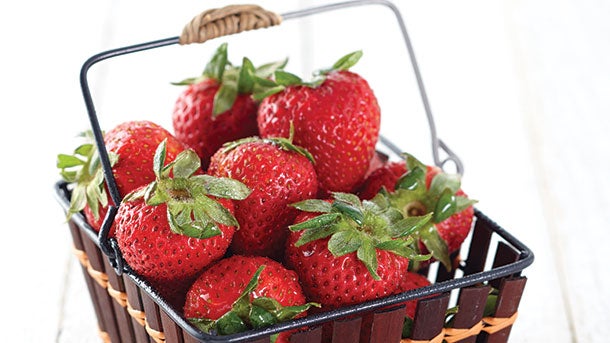 CLEAN-EATING-4.27.1524123-strawberry