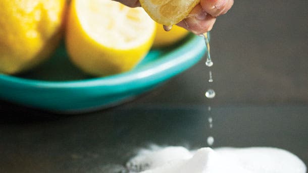 lemonbath&tubscouringscrub_hotforfood_final-(option-3)