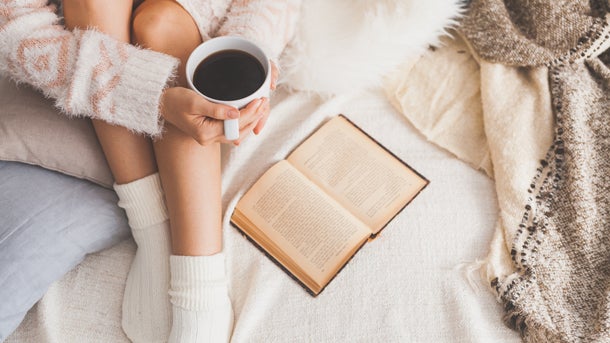 reading-in-bed