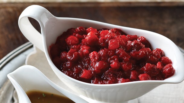 Cranberry sauce with apples and ginger