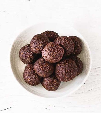 Date & Cashew Protein Balls image Date & Cashew Protein Balls recipe