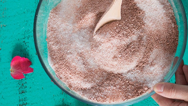 aromatheraphybathsoak_hotforfoodblog_step-1-(stirring)