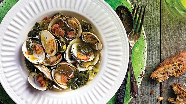 Steamed Clams  with Sorrel & Garlic Bread