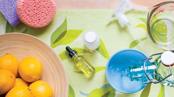 multi-purpose-cleaner_pouring-vinegar_resize