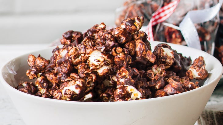 Peppermint-Fudge-Crackle-Popcorn Peppermint-Fudge-Crackle-Popcorn