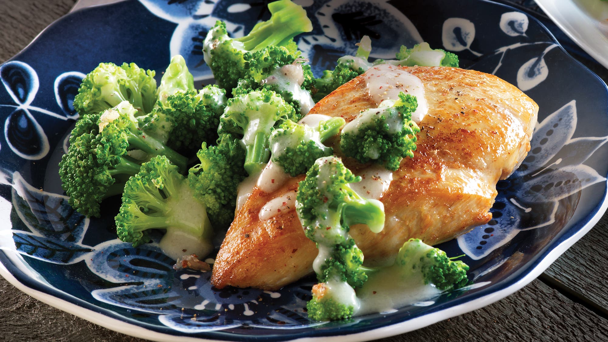 Chicken in Roasted Garlic Cashew Cream Sauce with Broccoli Recipe