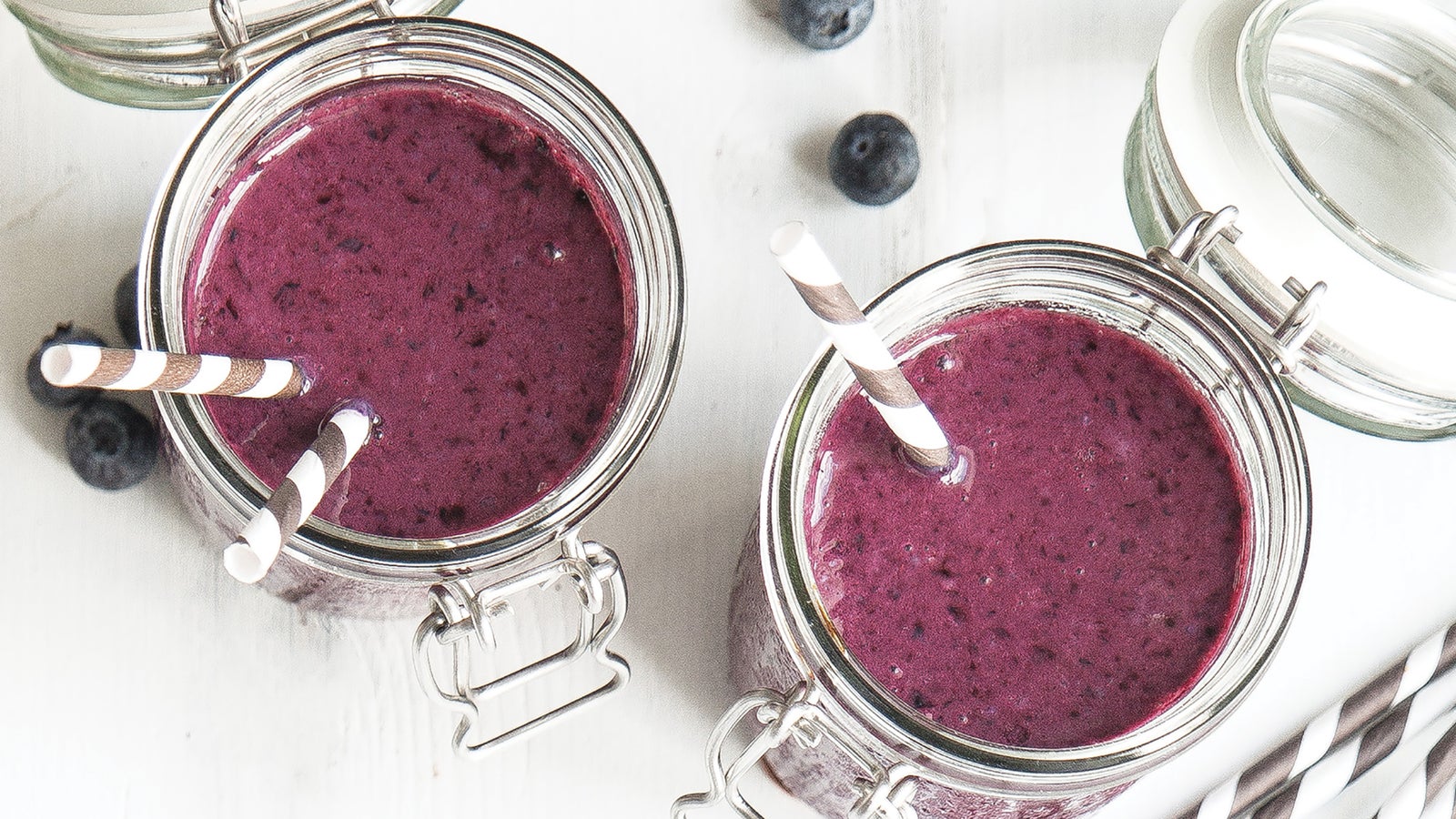 Purple berry bubble smoothie: boba drink recipe (see kate sew)