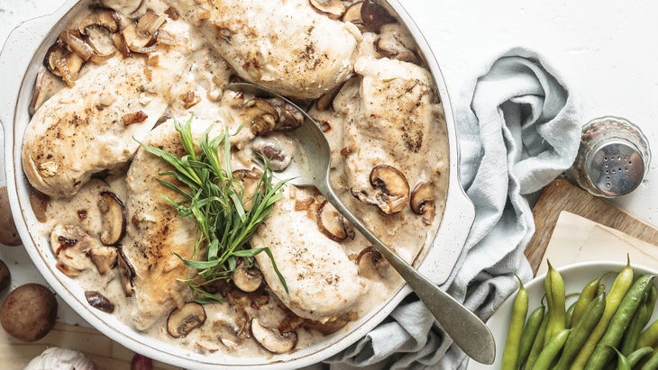 Creamy Mushroom and Tarragon Chicken with Green Beans 67 web Creamy Mushroom & Tarragon Chicken
with Green Beans