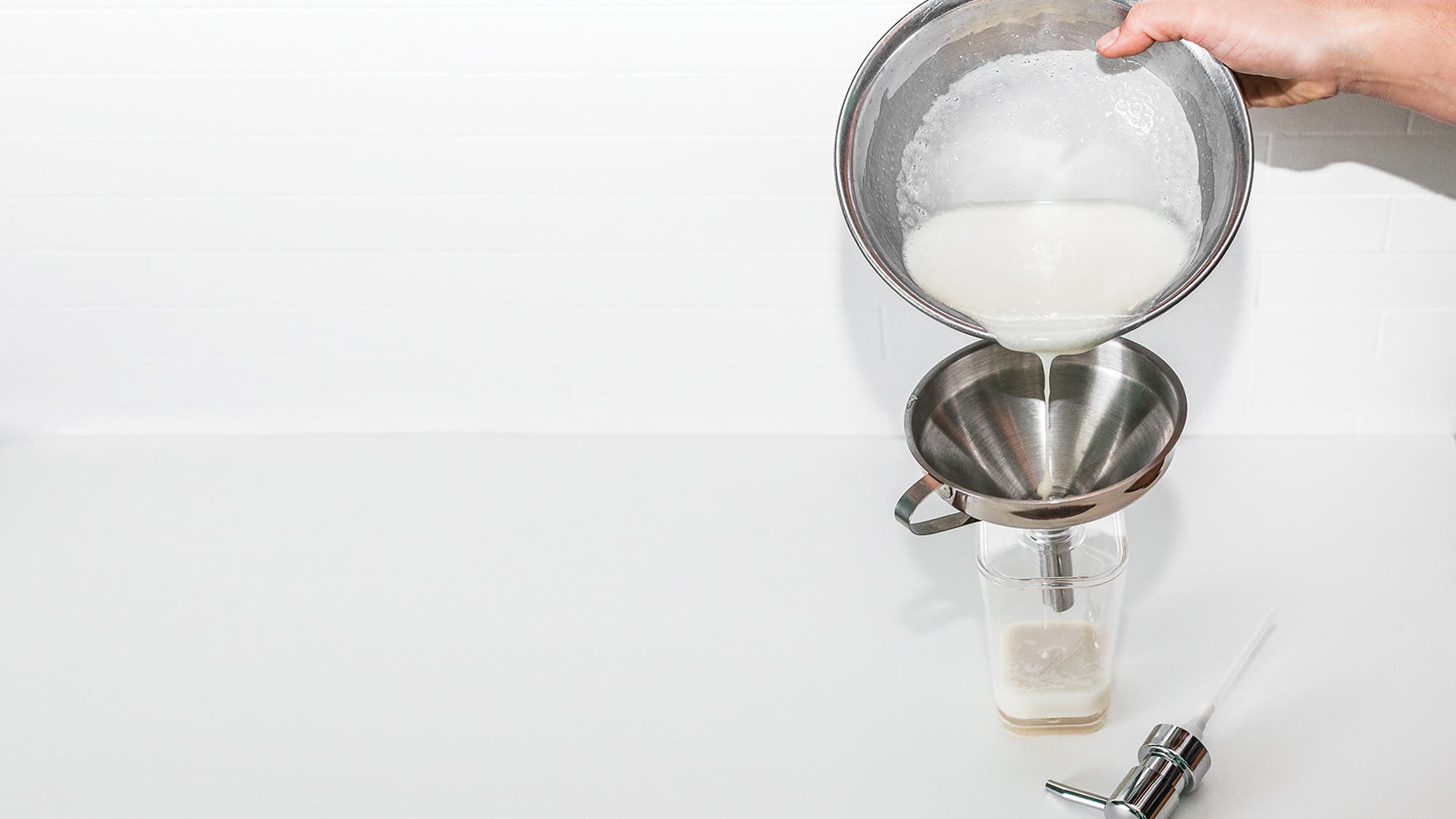 B&B_Moisturizing-Shaving-Cream-Inset-2_79-WEB Moisturizing Shaving Cream step 2