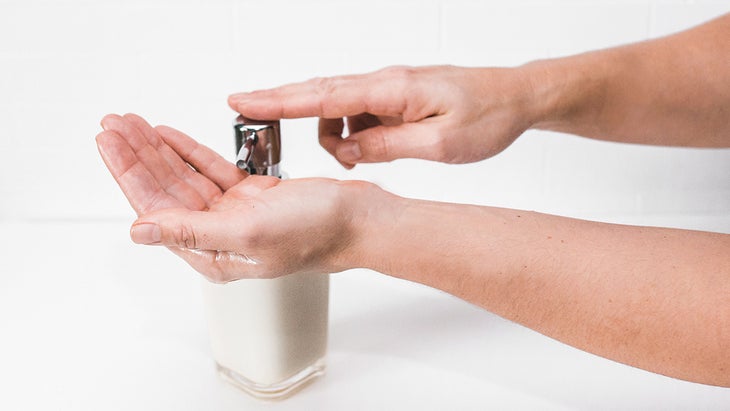 B&B_Moisturizing-Shaving-Cream-Inset-3_79-WEB Moisturizing Shaving Cream step 3