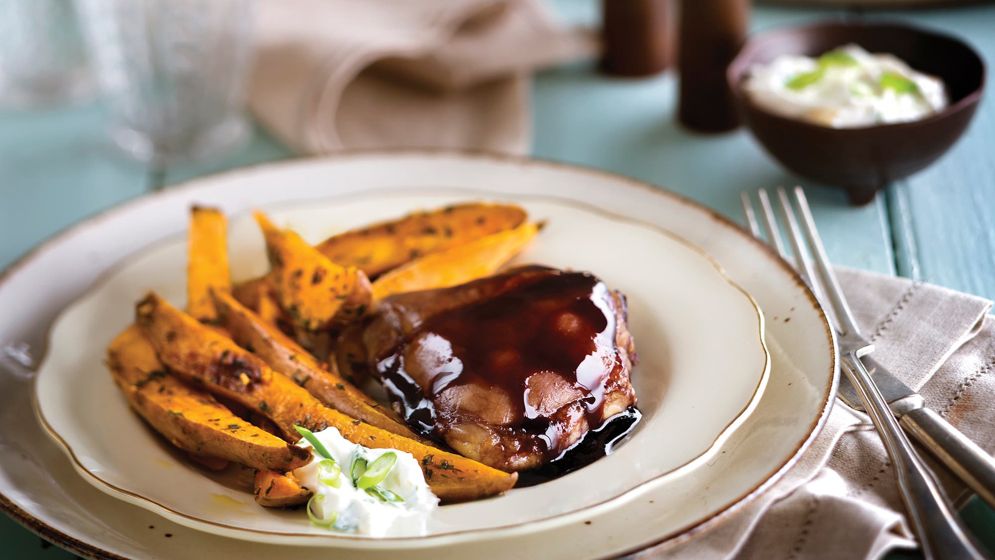 Red Wine and Honey-Glazed Chiken with Herbed Sweet Potato Fries and Creamy Dipping Sauce