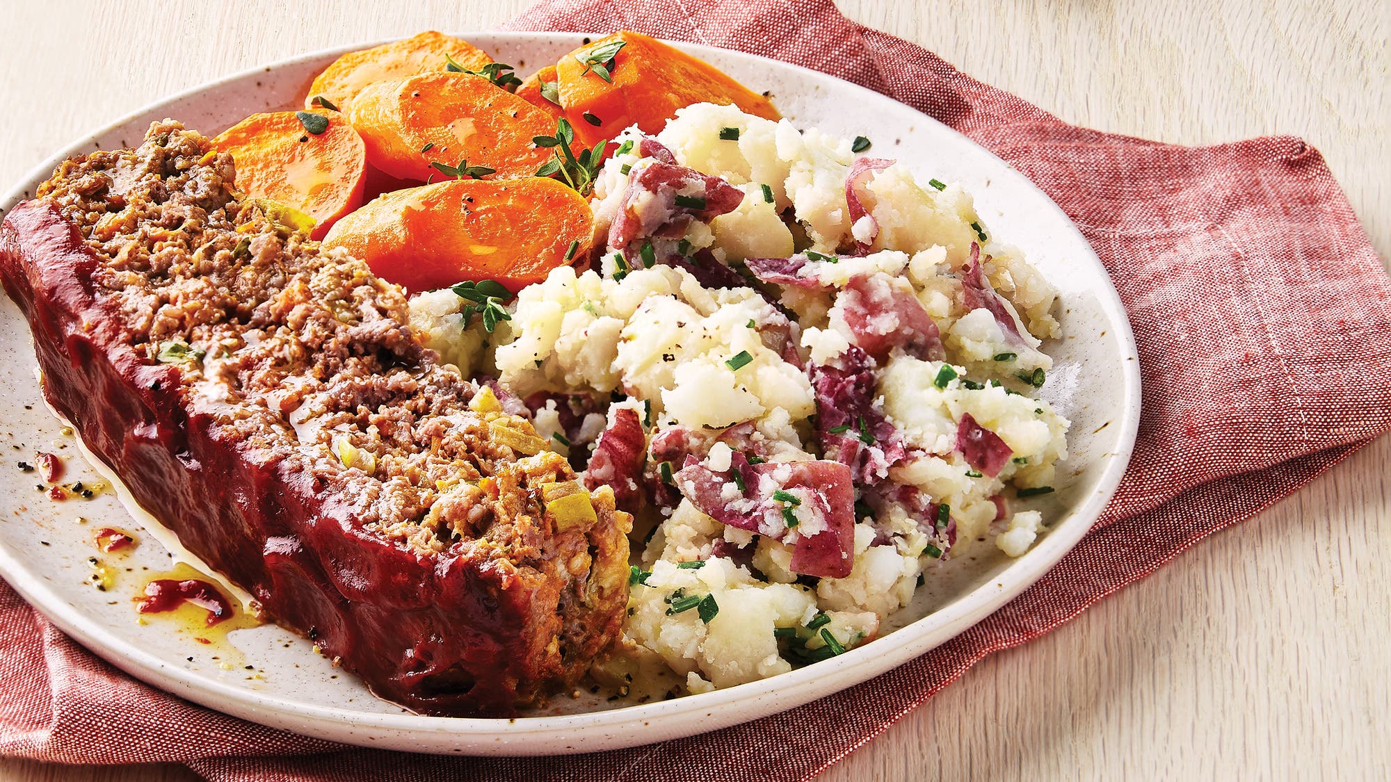 Barbecue-Meatloaf-with-Smashed-Potatoes-&-Carrots_89-web Barbecue Meatloaf with Smashed Potatoes & Carrots recipe
