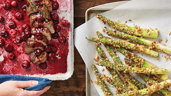 Balsamic Cherry Pork Tenderloin WITH CRISPY ASPARAGUS Fruit Pork Tenderloin Asparagus Recipe