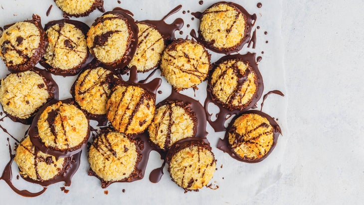 Coconut Macaroons with Dark Chocolate recipe