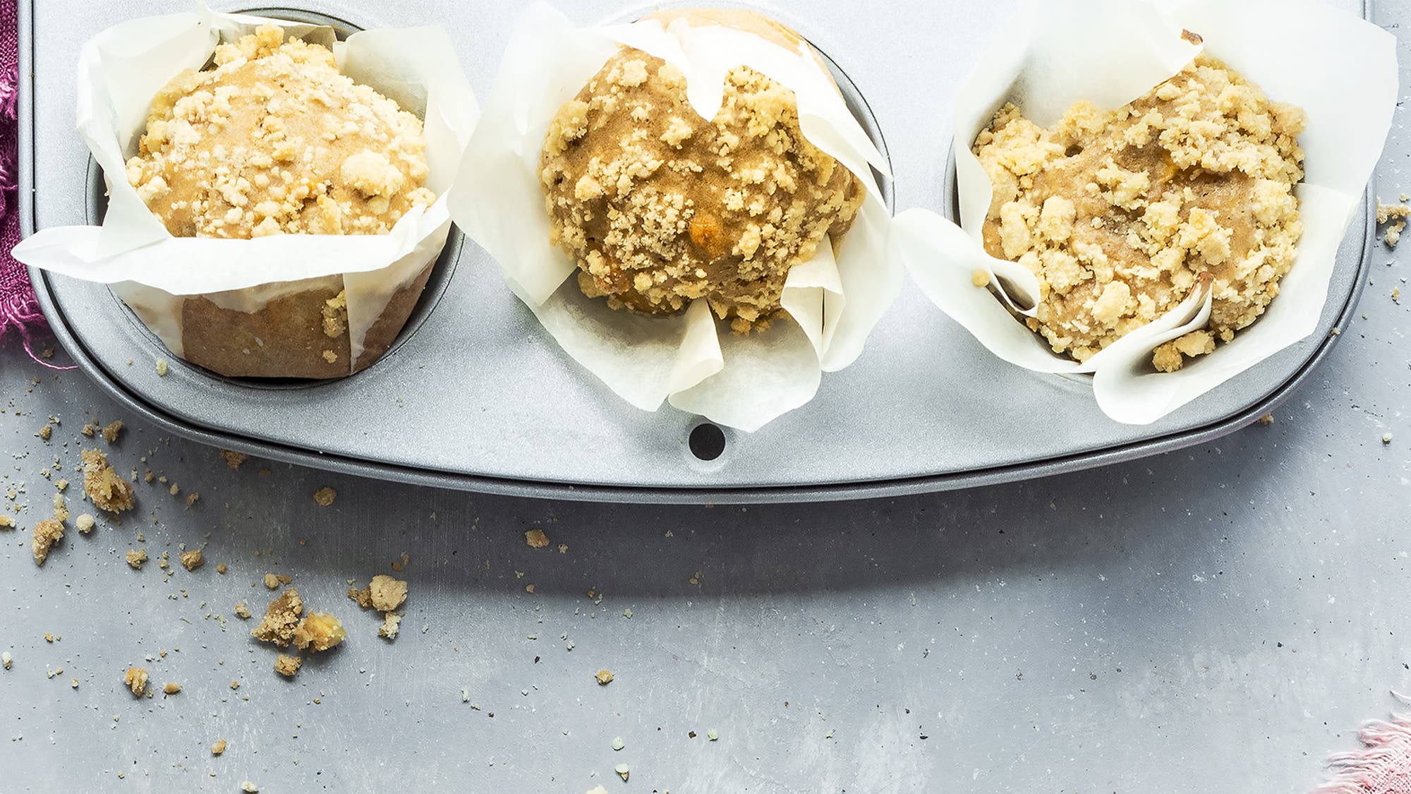 Apple crumble muffins