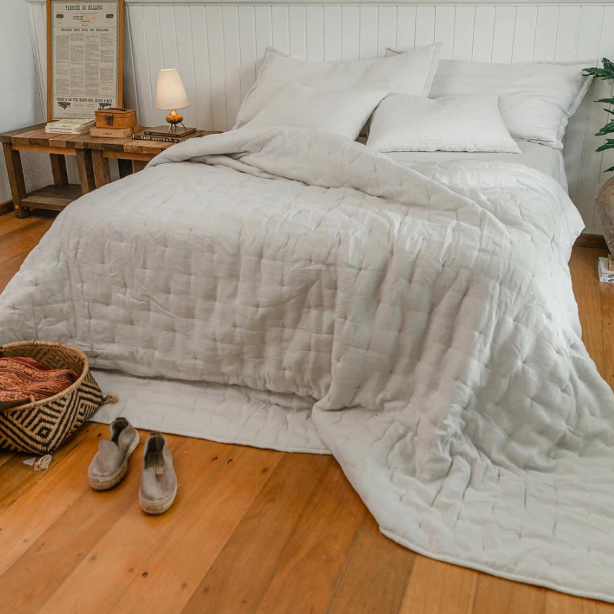 Lilla & Charles linen quilt